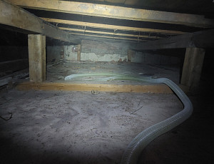 Zateplení stropu rodinného domu pomocí foukané izolace